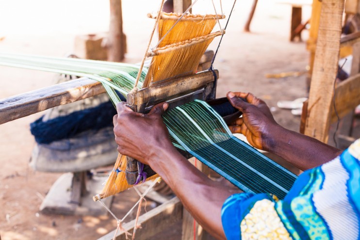 aso-oke-weaving-production-bellafricana